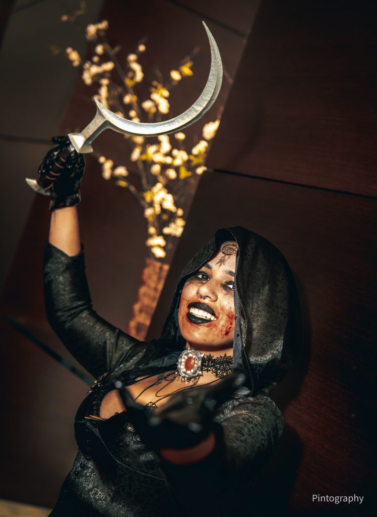 How to Cosplay Lady Dimitrescu's Daughters